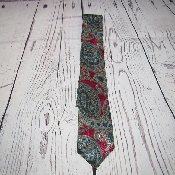 Oscar de la Renta NWT VINTAGE red paisley tie - Picture 1 of 5